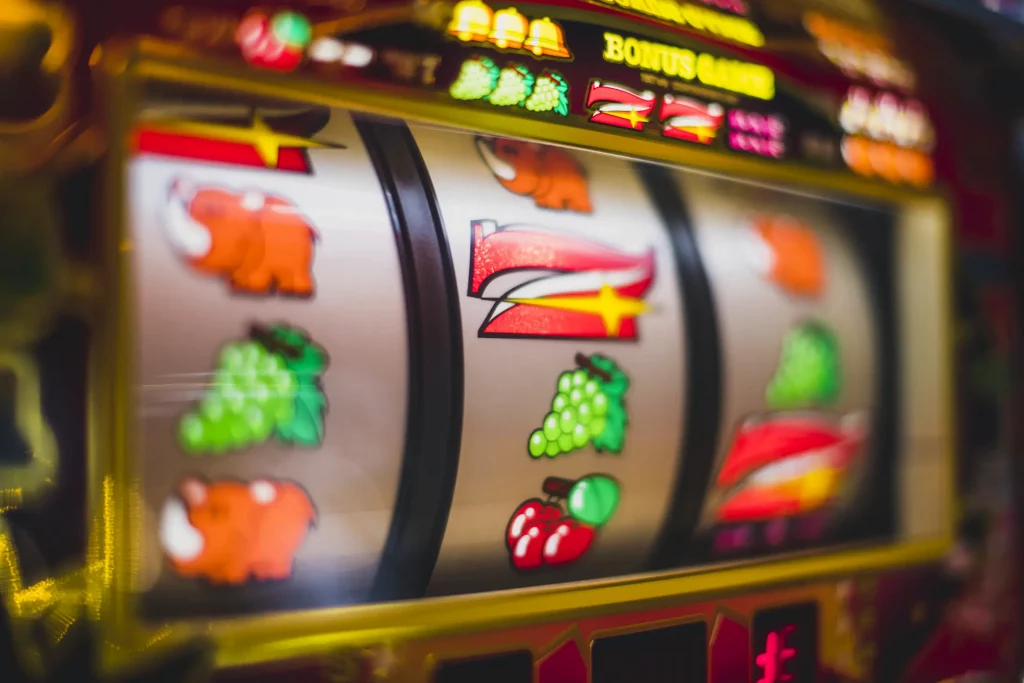 How win on slot machines?